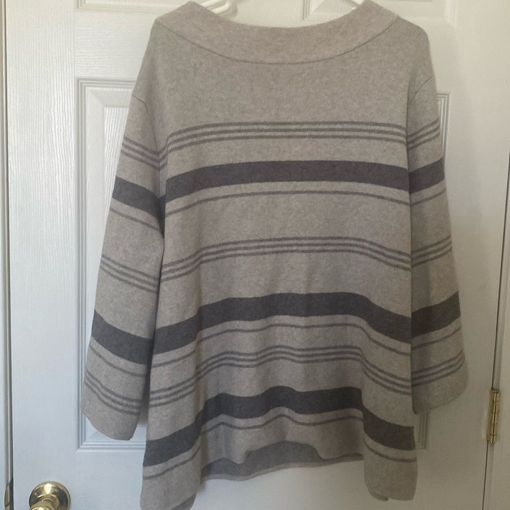 Apt 9 sweater